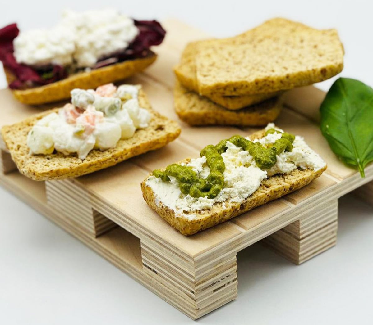 crostini su tagliere